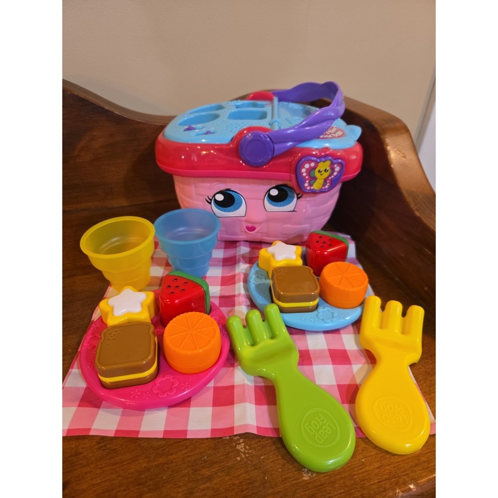 LeapFrog Shapes and Sharing  Interactive Picnic Basket (Pink) P13